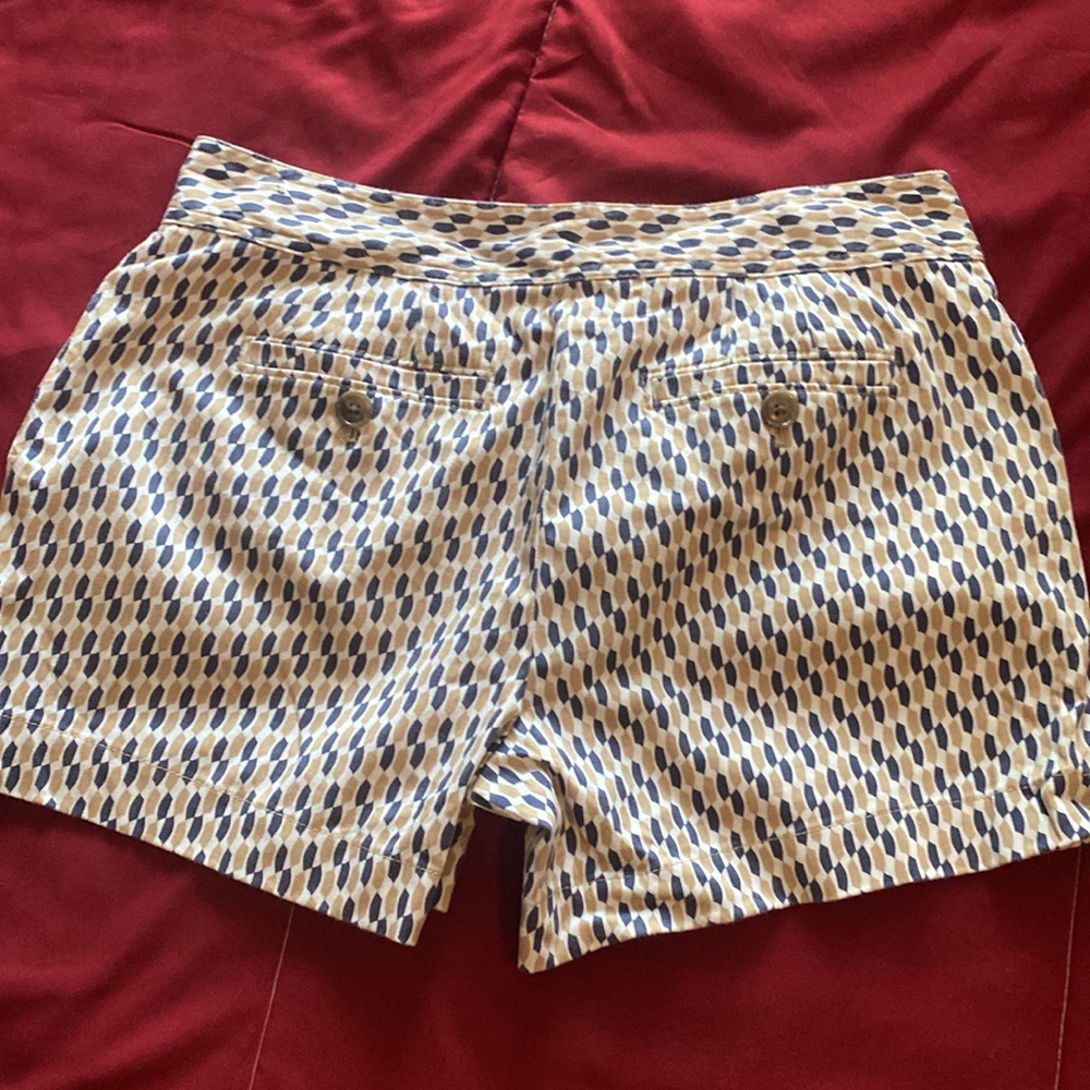 Sexy Ann Taylor, short shorts! - Picture 2 of 6